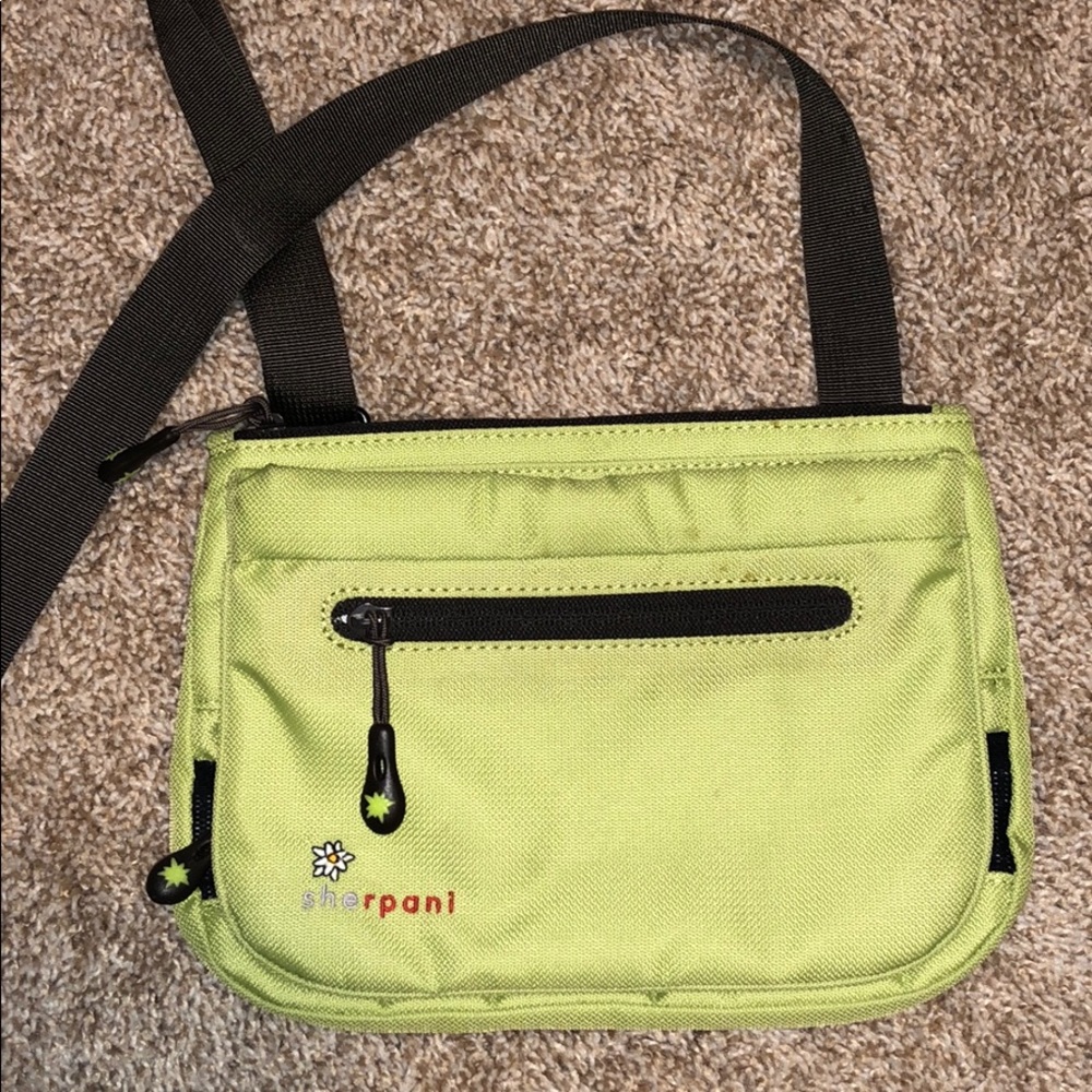 Sherpani Green Crossbody Purse